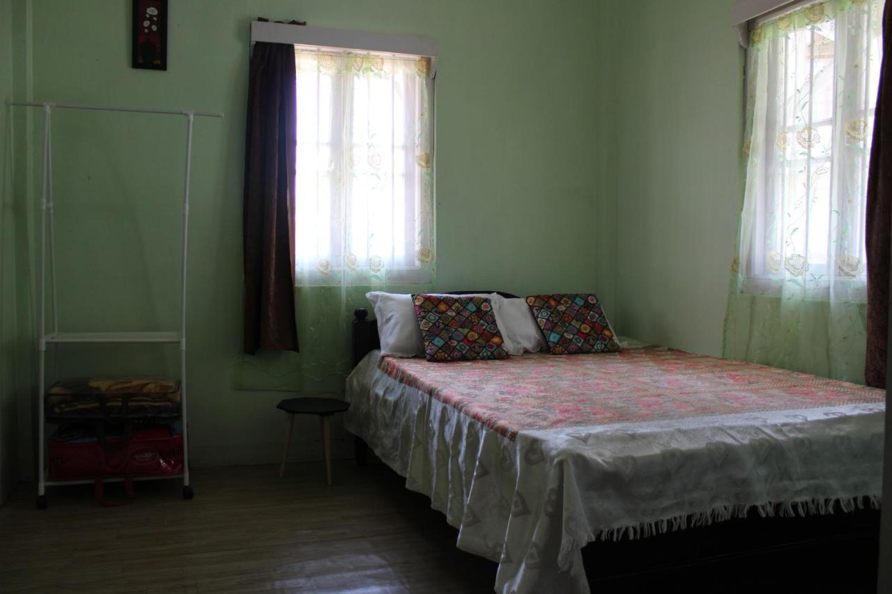 Harry'S Bed And Breakfast1 シロン エクステリア 写真